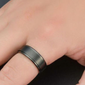 sz 12 men's black ring band   ...r32